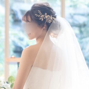婚活ノート運営者かえでのウエディングドレス姿